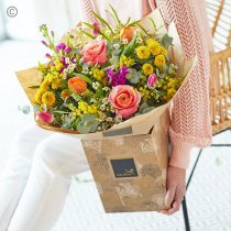 Extra lovely classic spring hand-tied bouquet Code: SHTU2 | National delivery and local delivery or collect from shop