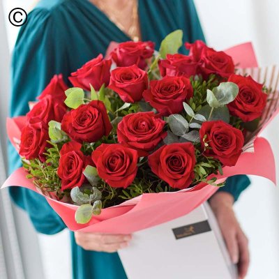 Valentines luxury 18 red rose hand-tied Code: VCROR1800 | National delivery and local delivery or collect from shop