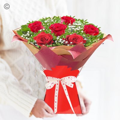 6 red rose romantic gift box Code: JGFV6206RR  | Local delivery or collect from our shop only