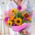 Midsummer mix with sunflowers Code: HSHTU1 | National delivery and local delivery or collect from shop