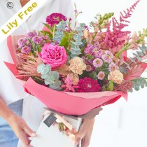 Grand Winter Lily Free Trending Bouquet Code: WLFTHT0300 | National delivery and local delivery or collect from shop