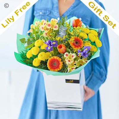 Classic Spring bouquet with luxury chocolate truffles Code: Code: SCHT0100 | National delivery and local delivery or collect from shop